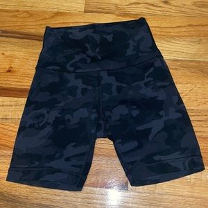 lululemon size 2 wunder under train